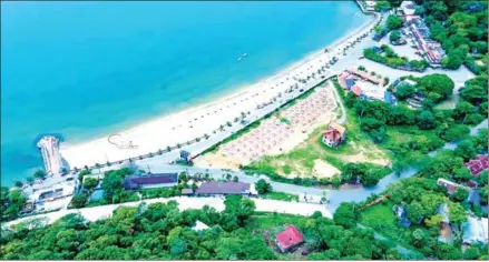  ?? KEP PROVINCIAL ADMINISTRA­TION ?? A bird’s-eye view of Kep beach in the town and province on October 17.