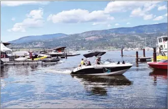  ?? STEVE MacNAULL/The Okanagan Weekend ?? Central Okanagan Emergency Operations is asking boaters to watch their wake as the threat of flooding persists along the shore of Okanagan Lake.