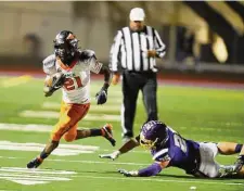  ?? Eric Taylor/SBLive Sports ?? McClymonds running back Jaivian Thomas ran for 297 yards and four TDs on 25 carries in a 41-6 win over Oakland Tech.