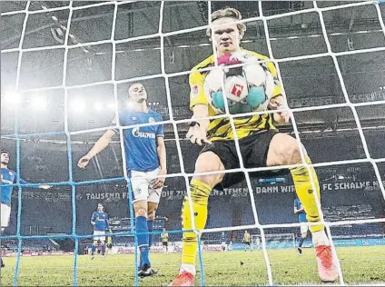  ?? FOTO: AP ?? Erling Haaland lleva un total de 27 goles esta temporada con la camiseta del Borussia Dortmund