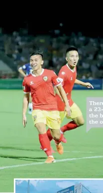  ??  ?? Comeback…Hong Linh Ha Tinh v Hanoi FC