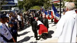  ?? (Photo Patrick Blanchard) ?? La cérémonie s’est déroulée en présence de nombreux élus mais aussi du préfet de région Pierre Dartout et du préfet du Var, Jean-Luc Videlaine.