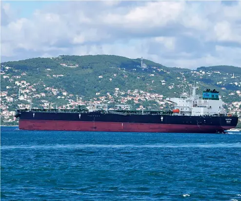  ?? Photo: Xinhua / Shadati ?? A cargo ship passing through the Bosporus Strait in Istanbul, Türkiye on July 29, 2022.