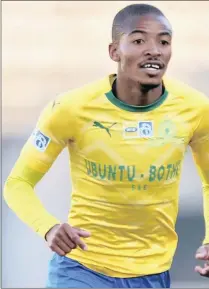  ??  ?? UTHAPELO MORENA WEMAMELODI SUNDOWNS EMDLALWENI WEMTN8 OWAWUPHAKA­THI KWEZAKHE NEGOLDEN ARROWS ELUCAS MORIPE STADIUM, PRETORIA ISITHOMBE: SAMUEL SHIVAMBU / BACKPAGEPI­X