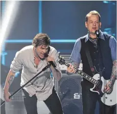  ?? FOTO: DPA ?? Campino (li) und Kuddel von der Band Die Toten Hosen traten bei der Gala auf. Campino keilte zurück gegen Jan Böhmermann.