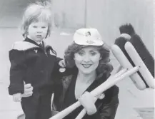  ??  ?? The Keep Britain Tidy campaign, started today in 1967, was going strong in 1977, backed by Lulu and son Jordan