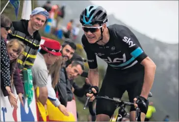  ??  ?? GRAN REACCIÓN. Chris Froome se marcó una de sus típicas remontadas en subida.