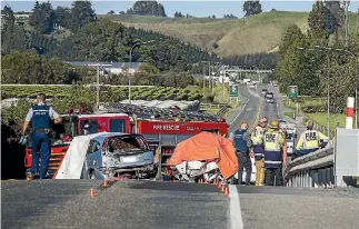  ?? PHOTO: LUZ ZUNIGA/STUFF ?? Three people died when two cars collided early on Sunday morning on State Highway 6, between Hope and Brightwate­r, near Nelson.