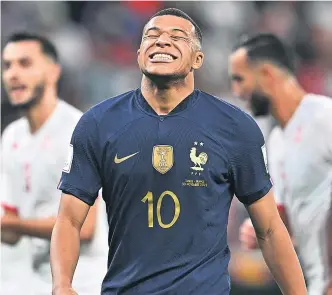  ?? NOUSHAD THEKKAYIL / EFE ?? Kylian Mbappé entró en la segunda parte, pero no fue suficiente.