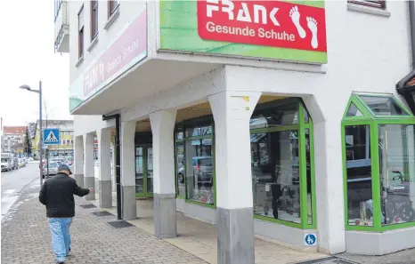  ?? FOTO: RAU ?? Das Schuhgesch­äft Frank am Laichinger Marktplatz schließt seine Pforten.