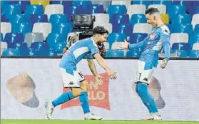  ?? FOTO: EFE ?? Mertens y Callejón celebran un gol ante el Milan
Hoy podrían ser reservados