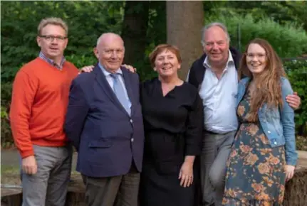  ?? FOTO JORIS HERREGODS ?? Peetvader Herman Suykerbuyk en zijn politieke nageslacht: “We gaan mekaars score in de gaten houden op 14 oktober, maar het is zeker geen wedstrijd.”