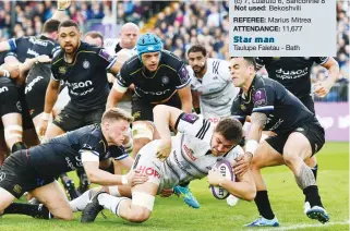  ??  ?? Sniper: Fabien Sanconnie dives over for Brive’ first try