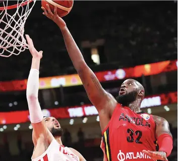  ?? FIBA ?? Poste Vadelício Joaquim “Vander” foi um dos inconforma­dos do “cinco” nacional