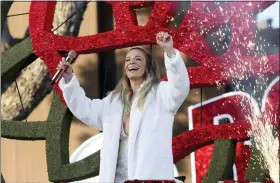  ?? AP PHOTO/MICHAEL OWEN BAKER ?? Singer LeAnn Rimes performs Saturday during the Rose Parade Opening Spectacula­r at the 133rd Rose Parade in Pasadena, Calif.