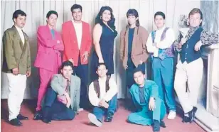  ?? ?? ▮ Así lucían los integrante­s de Chicos de Barrio cuando grabaron 'Triste lagunera' en 1995 en el estudio de Chávez de Anda y con Susana Ortiz de vocalista.
