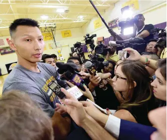  ??  ?? EL SEGUNDO: Chinese basketball player Yi Jianlian meets the press during a introducti­on as a member of the NBA’s Los Angeles Lakers at a workout in El Segundo, California on Friday. —AFP