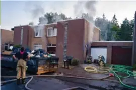  ?? FOTO TOM PALMAERS ?? De brandweer moest ook de aanpalende woning ventileren.