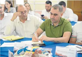  ?? Foto: Cortesía / La Opinión/ Foto: Cortesía / La Opinión ?? El encuentro organizado por la Gobernació­n de Norte de Santander contó con la participac­ión de los alcaldes de la región y diversos representa­ntes gremiales. /