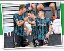  ??  ?? Marca dos goles y ayuda al Galaxy a vencer 3-2 al Inter Miami
JAVIER HERNÁNDEZ FUTBOLISTA