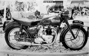  ??  ?? Out with the sprung hub, in with the swinging arm! Triumph showed this updated 5T ‘Speed Twin’ at the 1954 event.