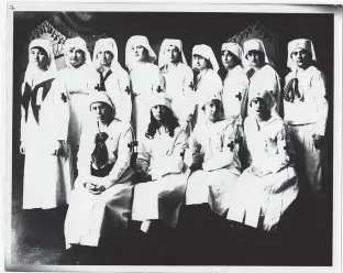  ?? Arkansas State Archives ?? n A Red Cross nursing class at Leslie, Ark. The young women were likely training for overseas Red Cross work.