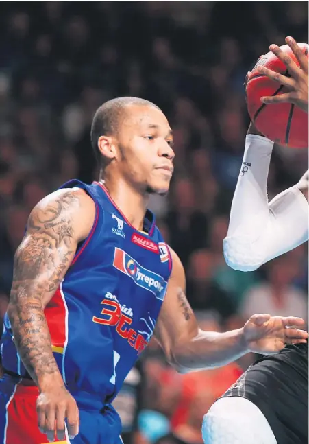  ??  ?? Kevin Dillard is tonight aiming to reprise the role he played in the Breakers’ crucial win in Adelaide last weekend.