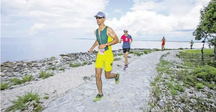  ?? BILD: SN/LFALKENSTE­IN ?? Veranstalt­ungen wie ein Triathlon locken Profis und Amateure gleicherma­ßen an.