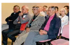  ??  ?? Élus, membres, aides assistent à l’assemblée générale ordinaire de l’UNA, canton d’Ecouché.