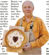  ?? Foto: Vicky Jeanty ?? 30 Lutherrose­n hat Andreas Loquai, Seniorchef von Loquai Holzkunst in Pött mes, selbst geschnitzt.