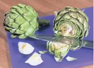  ?? JOURNAL SENTINEL FILES ?? Artichokes are a welcome addition to the menu, but traditiona­l varieties take two years to grow.