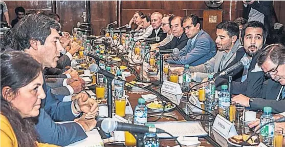  ?? (TÉLAM / ARCHIVO) ?? Cumbre. En mayo, Osvaldo Giordano participó en Tierra del Fuego de una reunión de titulares de Finanzas. La crisis cambió el escenario.