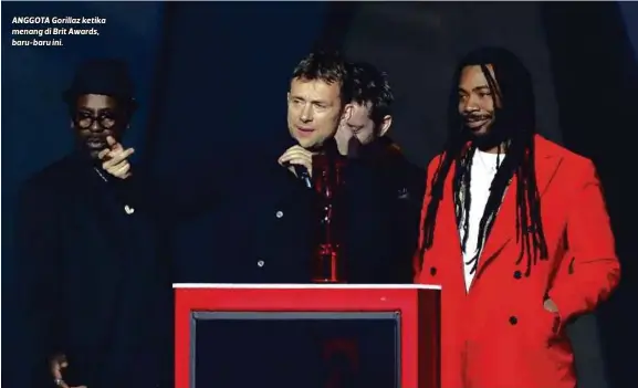  ??  ?? ANGGOTA Gorillaz ketika menang di Brit Awards, baru-baru ini.