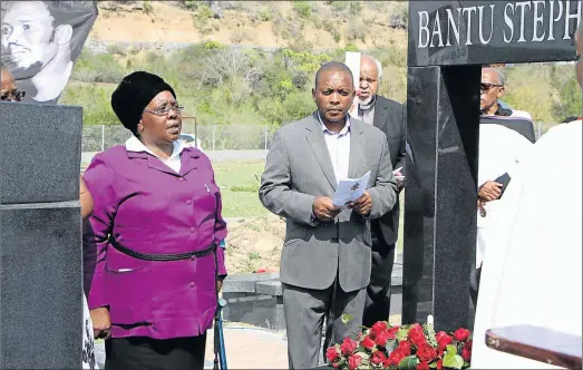  ?? Picture: BHONGO JACOB ?? NOT FORGOTTEN: Steve Biko’s widow Ntsiki and son Nkosinathi at the wreath-laying ceremony and prayer session at the 40th commemorat­ion of the Black Consciousn­ess leader and liberation struggle hero’s grave yesterday See page 5 for more reporting and pictures