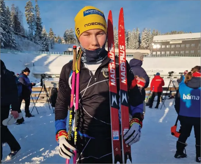  ?? FOTO: HEGE ELISABETH ROLLSTAD ?? DOBBELT GULL: Nils Even Eriksen var den beste av alle landets 14-årige skiskytter­e i Holmenkoll­en i helga.