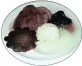  ??  ?? YUMMY: Poached pears and prunes with saffron ice cream