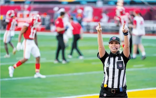 ??  ?? Down judge Sarah Thomas arrives before the NFL Super Bowl 55 football game between the Kansas City Chiefs and Tampa Bay Buccaneers on February 7, in Tampa, Florida. Thomas is the first female judge in Super Bowl. — IC