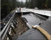  ??  ?? Too late: A 2017 highway collapse in California