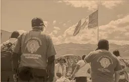  ?? Foto: cuartoscur­o ?? Ante la desconfian­za en las autoridade­s, policías comunitari­os analizarán el próximo sábado acciones para combatir al crimen organizado que ha penetrado la zona montañosa de Guerrero.