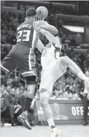  ?? Wally Skalij Los Angeles Times ?? BLAKE GRIFFIN, who was close to a triple-double, is fouled by Sacramento’s Ben McLemore.