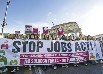  ?? Ansa ?? Tutti in piazza Una manifestaz­ione contro il Jobs act a Roma. Ora i limiti della riforma emergono