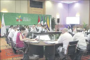  ??  ?? Una de las reuniones preliminar­es del Consejo de Ministros de la Alianza del Pacífico, en Puerto Vallarta México, antes de la cumbre que inicia hoy.