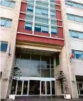 ??  ?? O edifício que abriga escritório­s da representa­ção diplomátic­a brasileira em Cuba