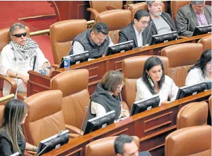  ??  ?? EL AHORA REPRESENTA­NTE A LA CÁMARA del partido FARC, Jesús Santrich, tendrá que presentars­e a rendir indagatori­a ante la Corte Suprema de Justicia.