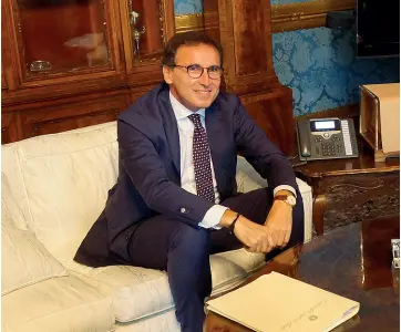  ??  ?? A Venezia Boccia e Zaia nel primo incontro veneziano. A sinistra il consiglio regionale