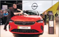  ??  ?? OPEL CORSA-E Ubrzanja su kao u sportskom automobilu – 2,8 s do 50 km/h i 8,1 s do stotke