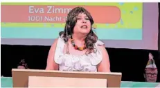  ?? ?? Wahrsageri­n Ironia Schmunzel alias Eva Zimmer.