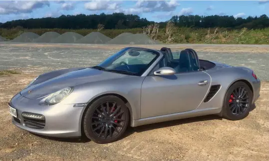  ?? ?? Above 987 Boxster S registered its dissatisfa­ction at being left in Blighty while its master spent time in the US
Keri fills the Mustang for just $40