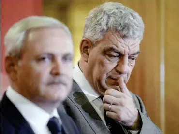  ?? Foto: dpa/Andreea Alexandru ?? Auch Ministerpr­äsident Tudose (r.) scheiterte an seinem Parteichef Liviu Dragnea.