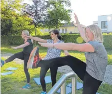  ?? FOTO: TANJA BOSCH ?? Geländer können beim Outdoortra­ining Geräte ersetzen.